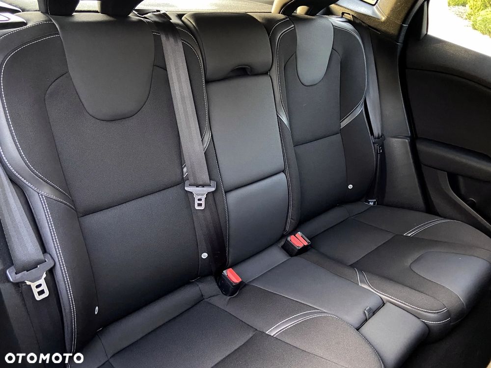 Volvo V40 D3 Momentum - 26