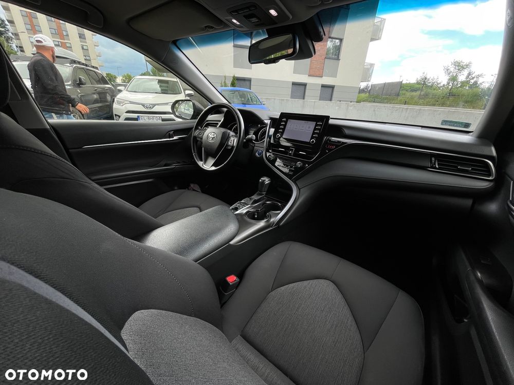 Toyota Camry 2.5 Hybrid Comfort CVT - 22