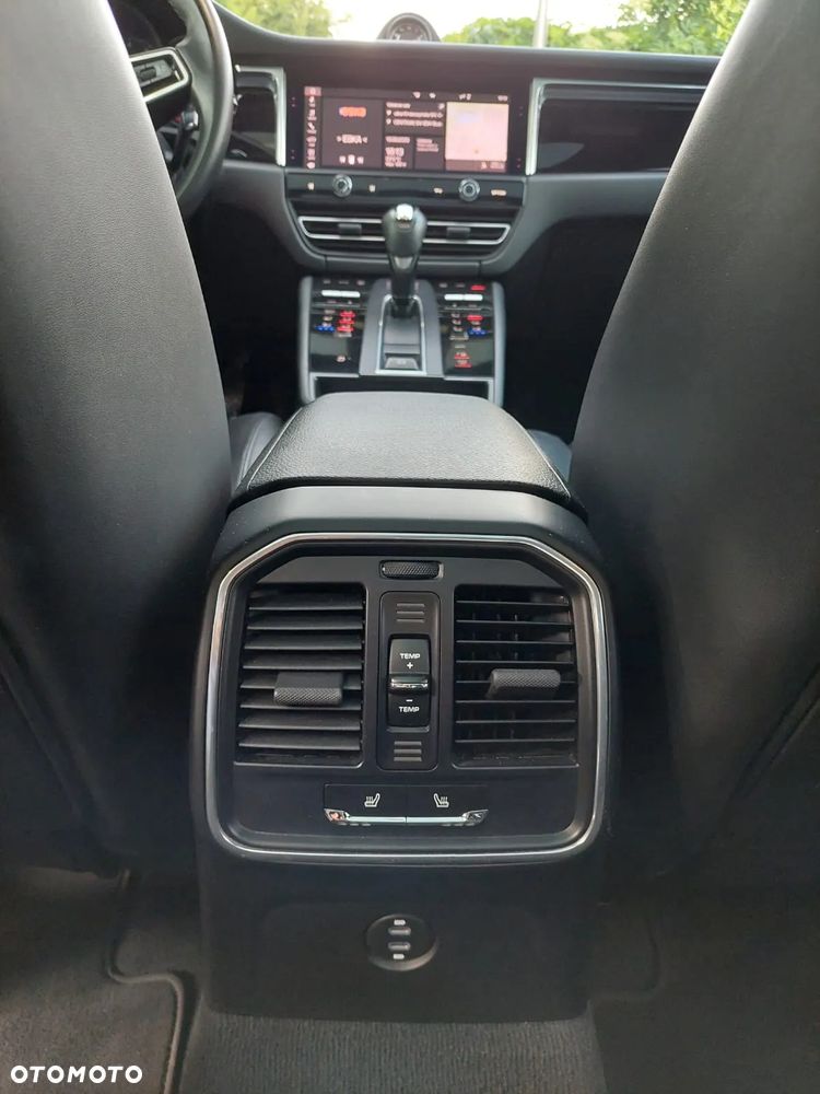 Porsche Macan - 25