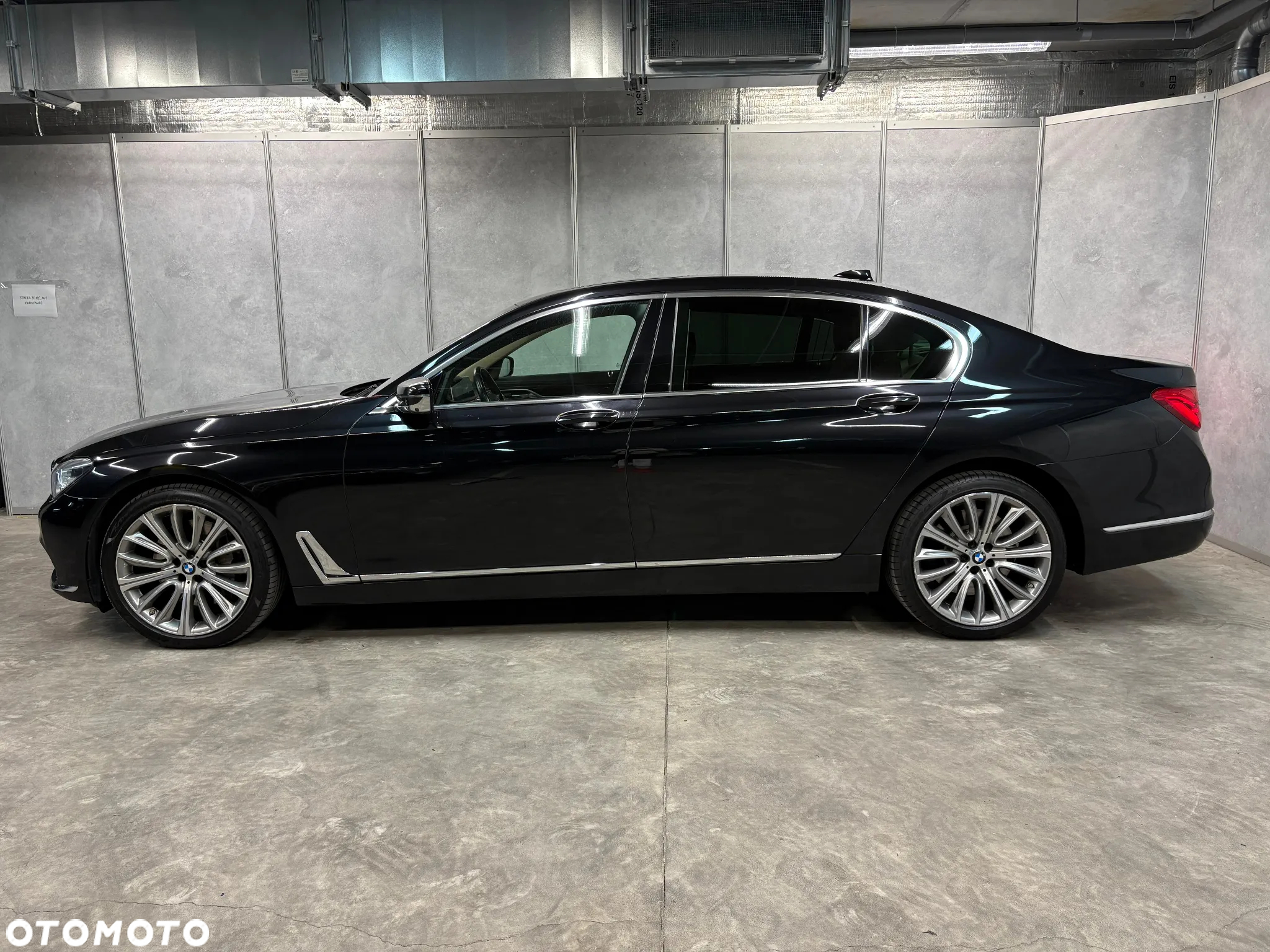 BMW Seria 7 750Li xDrive - 3