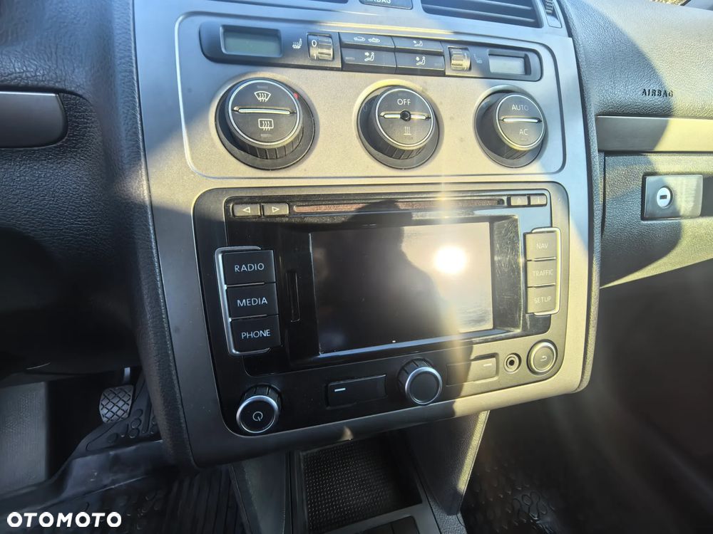 Volkswagen Touran 1.4 TSI STYLE - 25