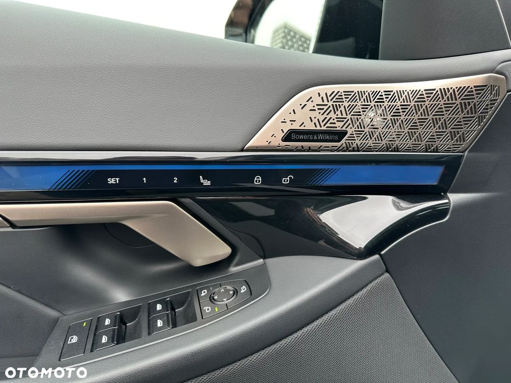 BMW i5 83.9kWh M60 xDrive - 13