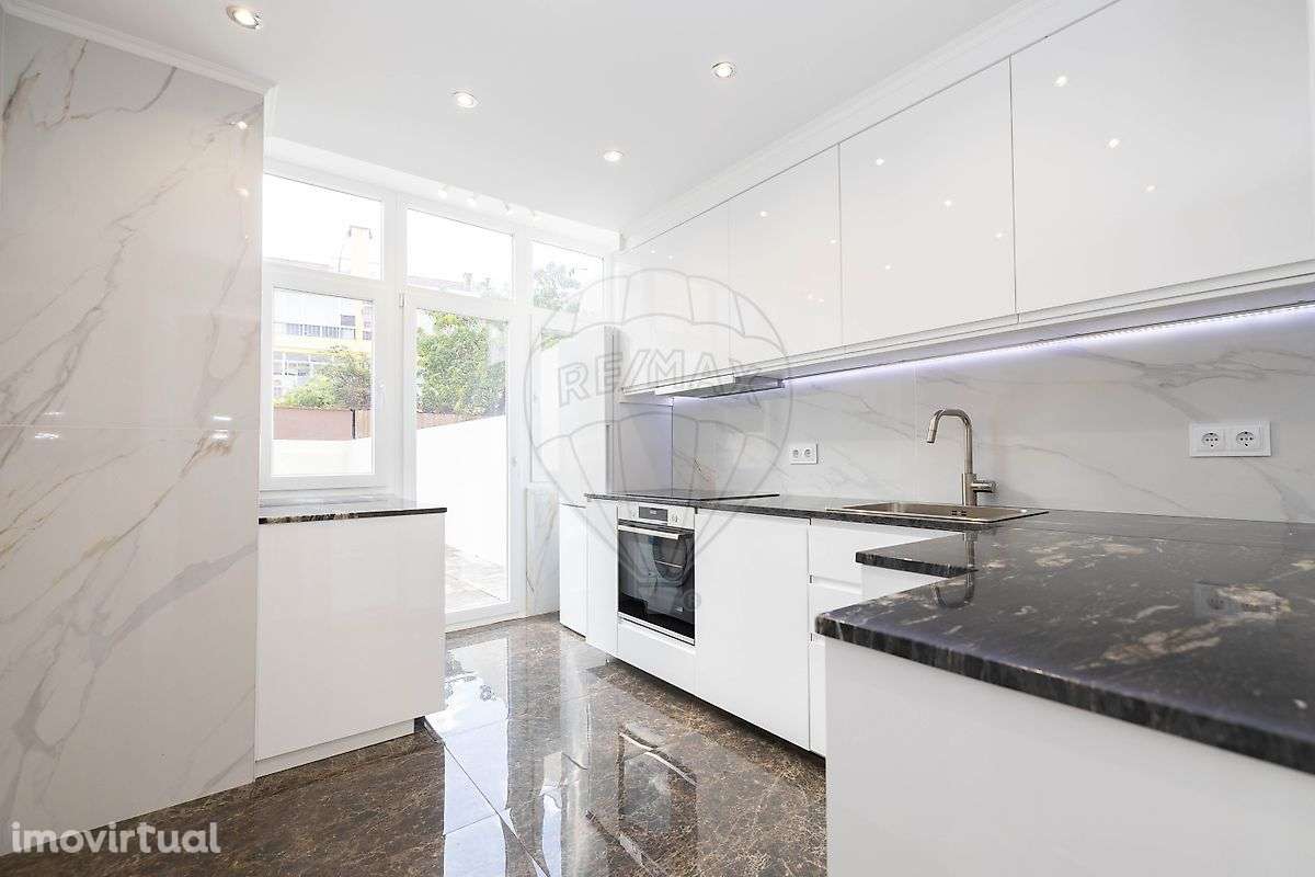 Apartamento T2 para arrendamento - Grande imagem: 2/44