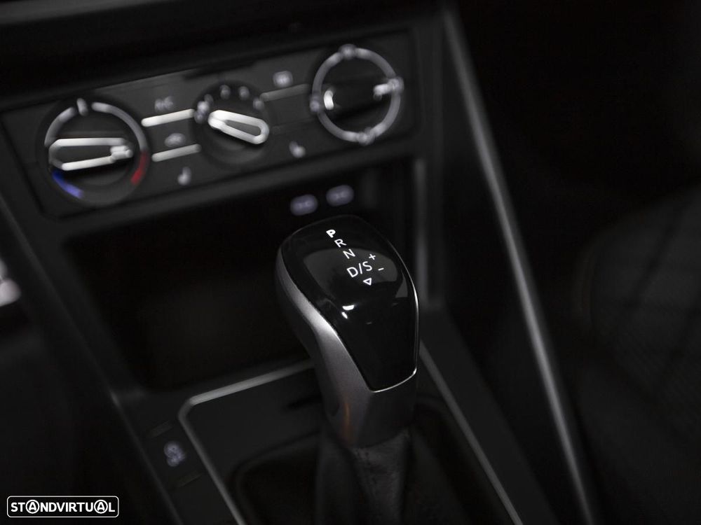 VW Taigo 1.0 TSI R-Line DSG - 28