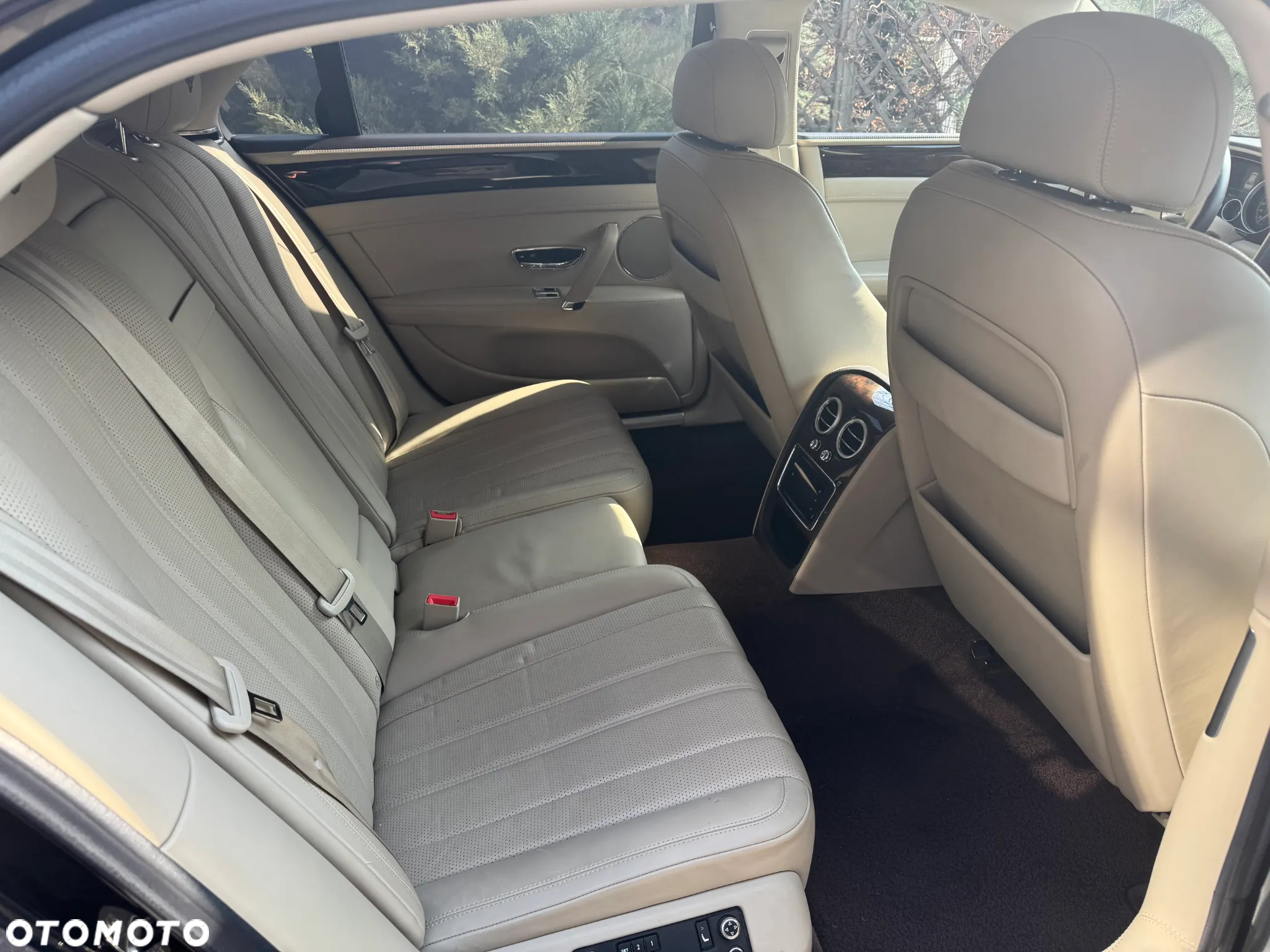 Bentley Flying Spur V8 - 11