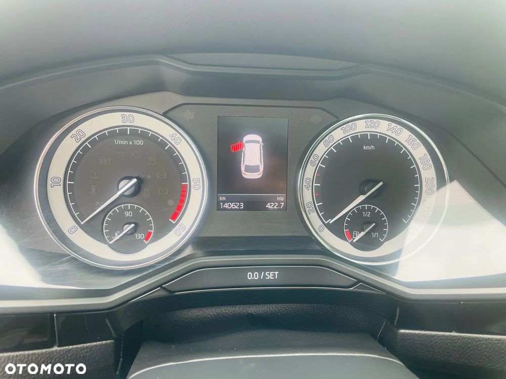 Skoda Superb 2.0 TDI L&K DSG - 21