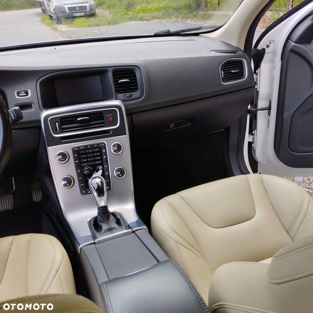 Volvo S60 T5 Drive-E Summum - 9