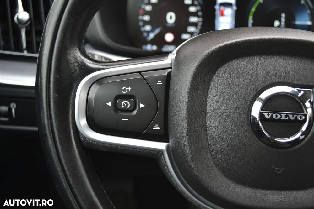 Volvo XC 60 B4 D AWD Geartronic Momentum Pro - 15