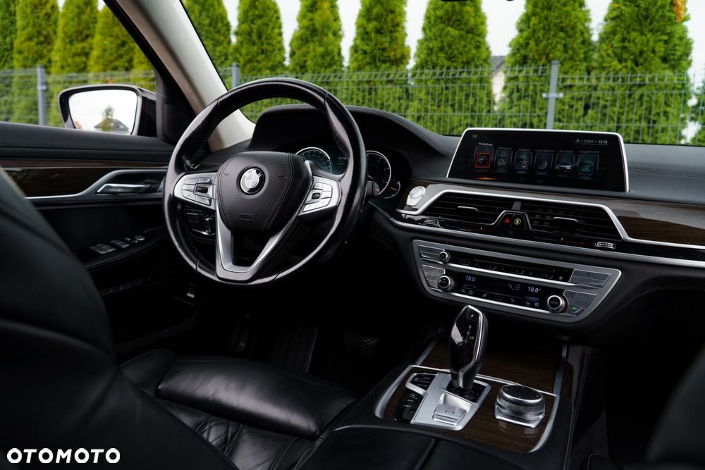 BMW Seria 7 730d xDrive - 17