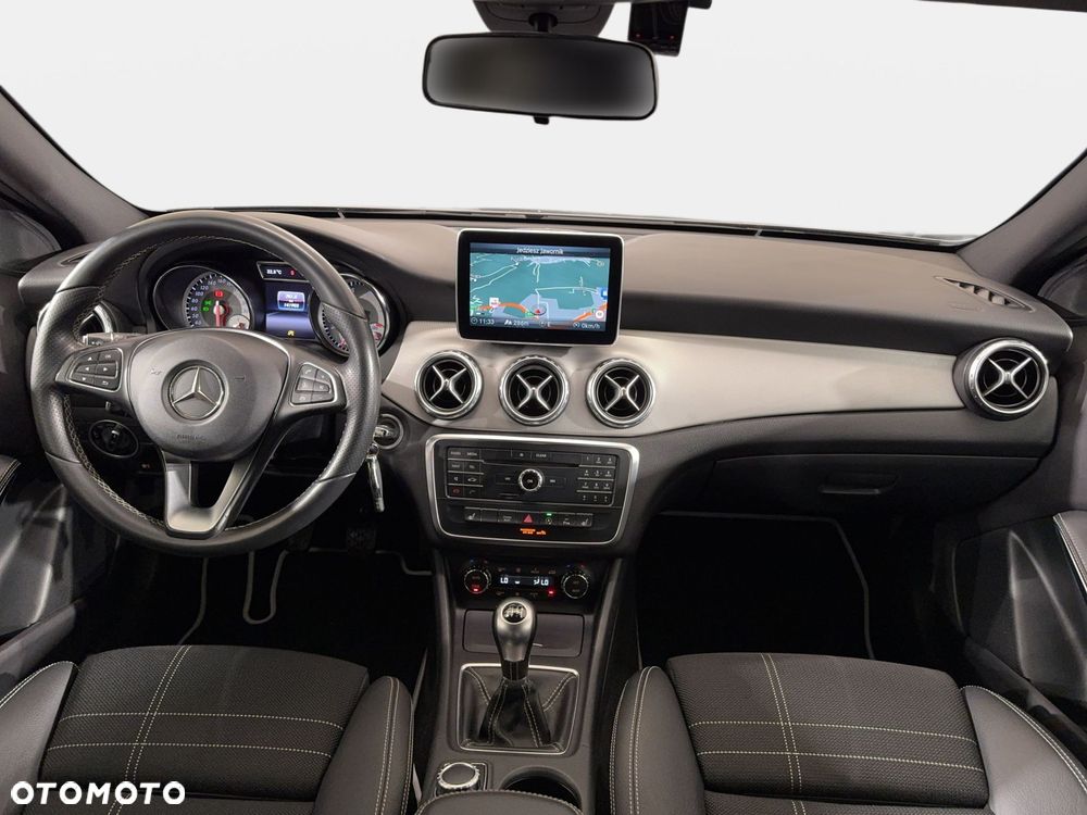 Mercedes-Benz GLA - 18