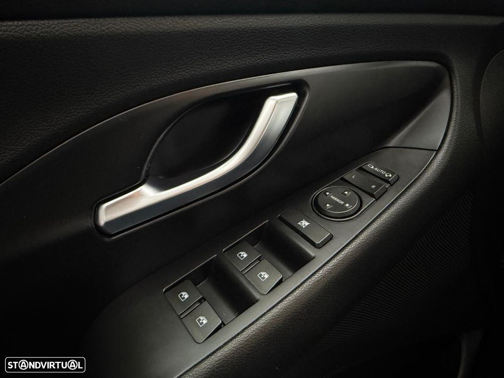 Hyundai i30 SW 1.6 CRDi Style Plus - 28