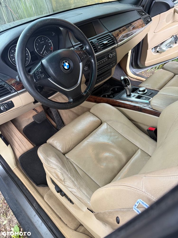 BMW X5 xDrive48i - 8