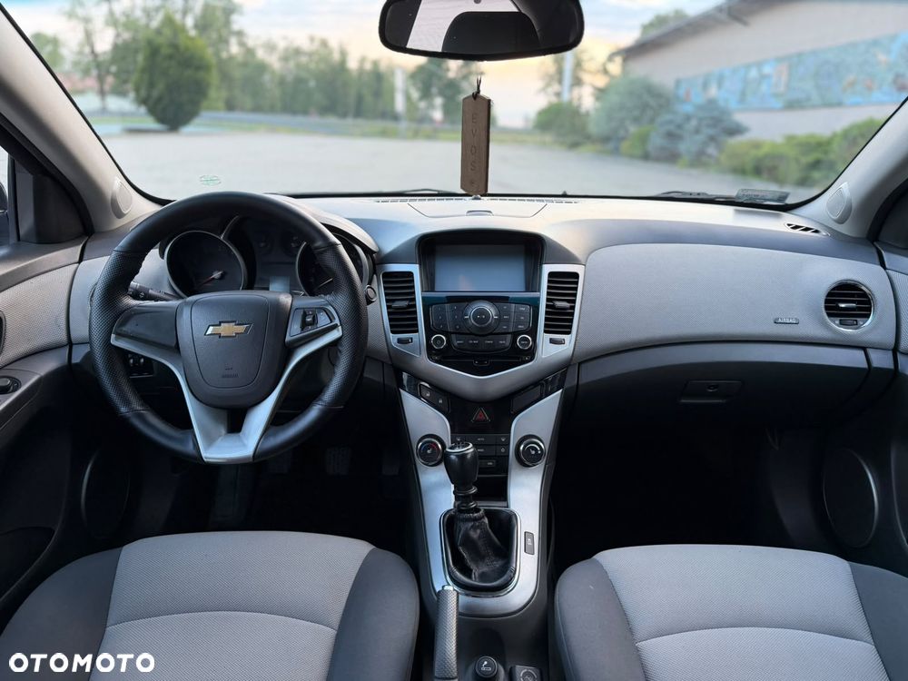 Chevrolet Cruze 1.8 LS - 9