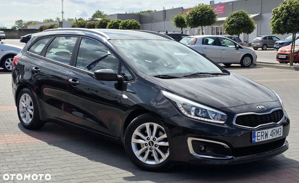 Kia Ceed 1.6 GDI ISG Dream-Team Edition - 2
