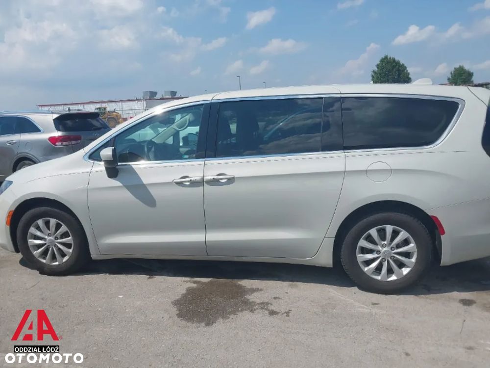 Chrysler Pacifica - 5