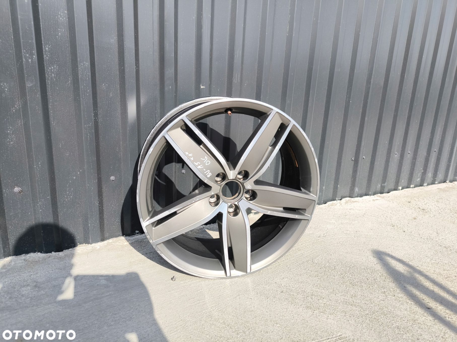 FELGA ALUMINIOWA AUDI A3 S3 8V VW SEAT 8.0J R19 ET49 8V0601025AS *1* OK - 1