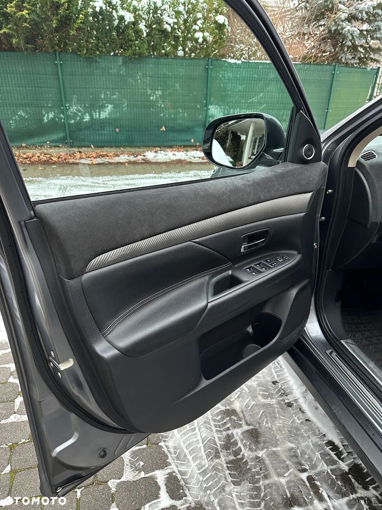 Mitsubishi Outlander - 6