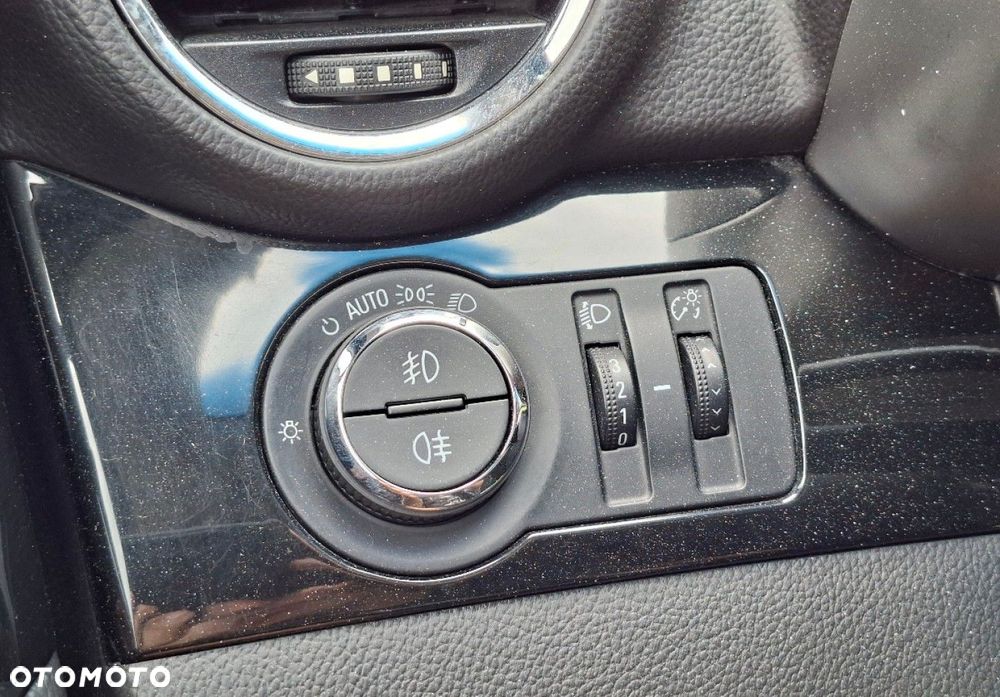 Chevrolet Orlando - 28