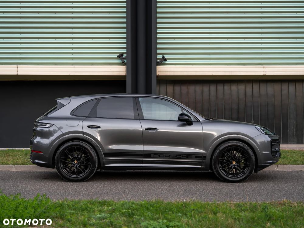 Porsche Cayenne Coupe GTS - 6