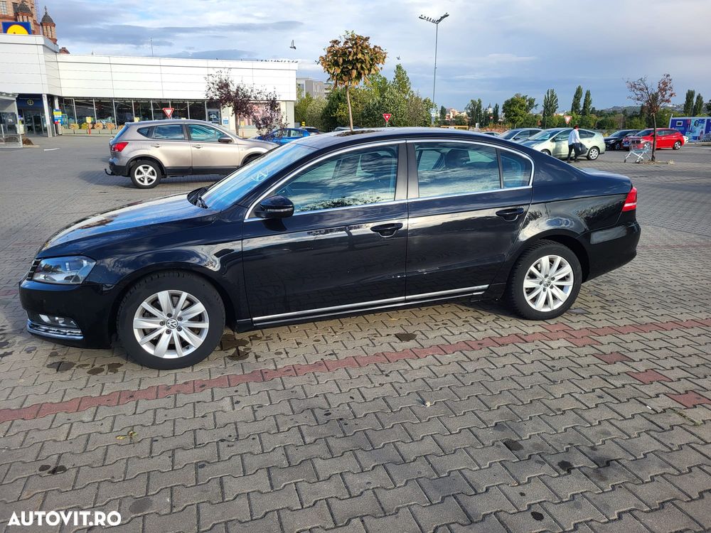 Volkswagen Passat - 1