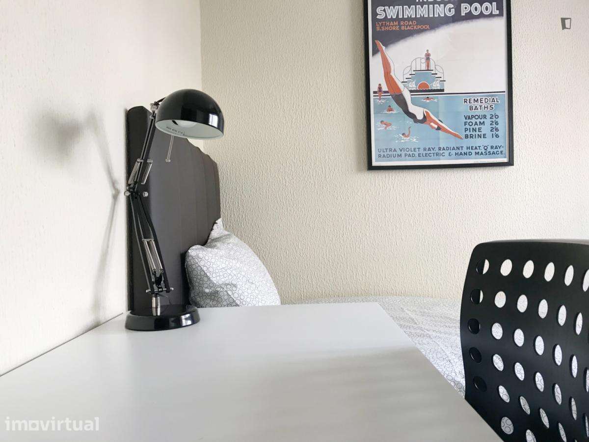 Apartamento com 4 quartos - localizado em Cedofeita Porto - Grande imagem: 4/28