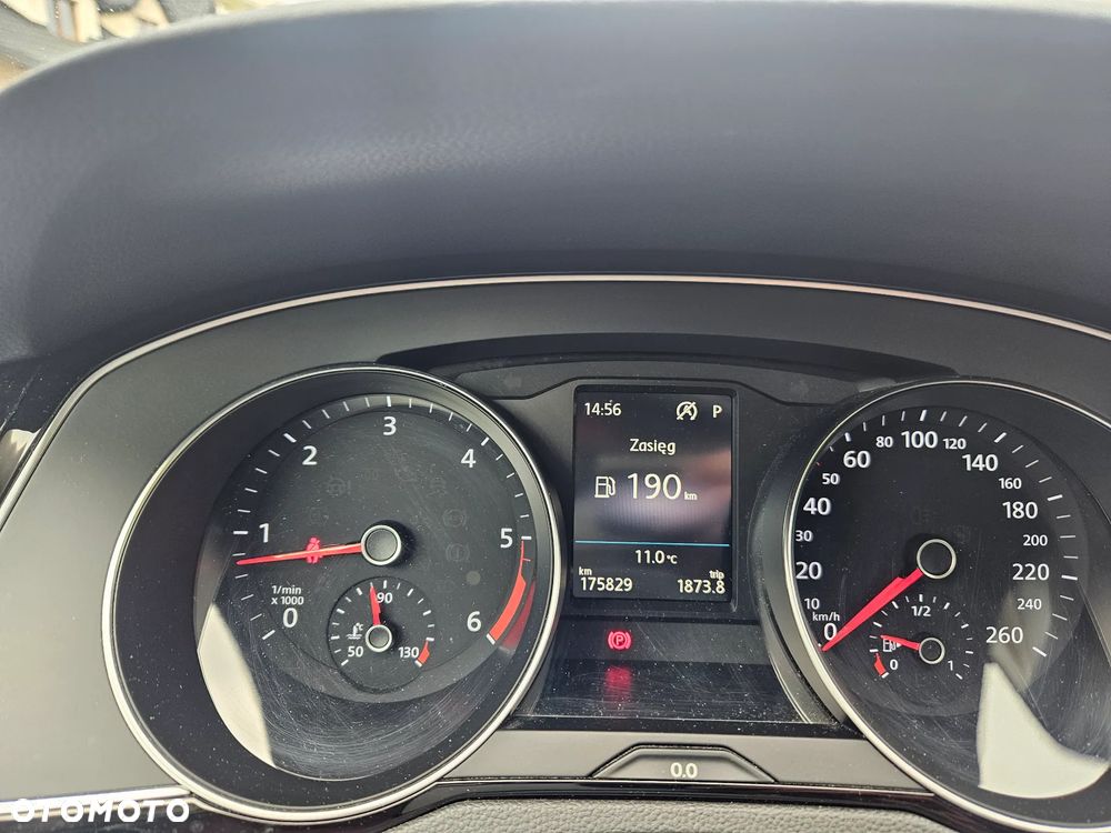 Volkswagen Passat Variant 2.0 TDI SCR DSG Comfortline - 31