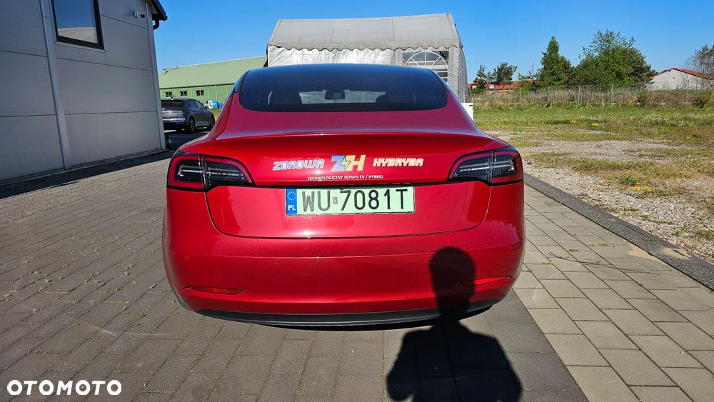 Tesla Model 3 - 4