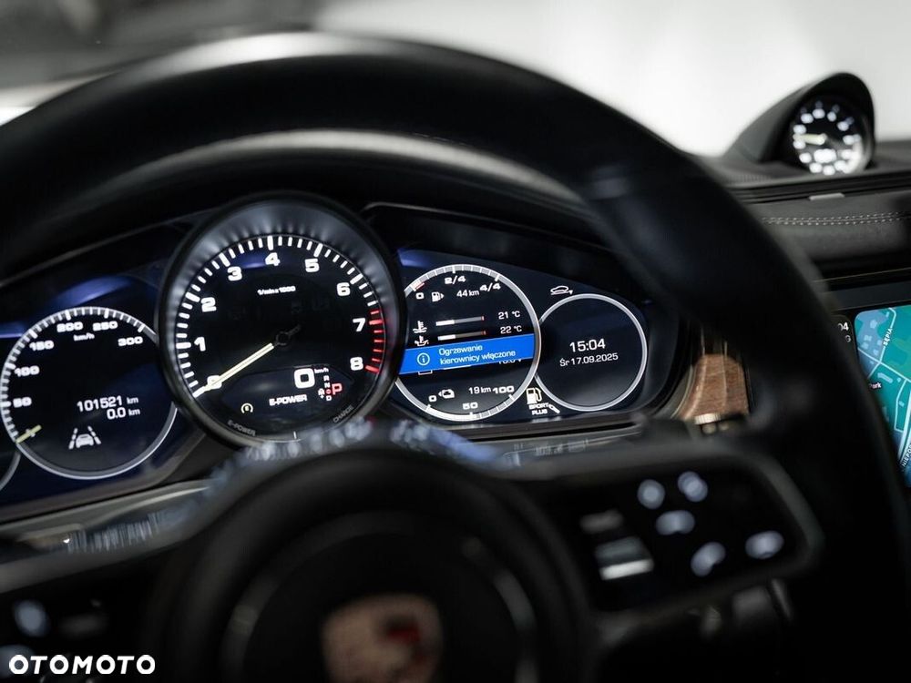 Porsche Panamera 4 E-Hybrid 10 Years Edition - 39