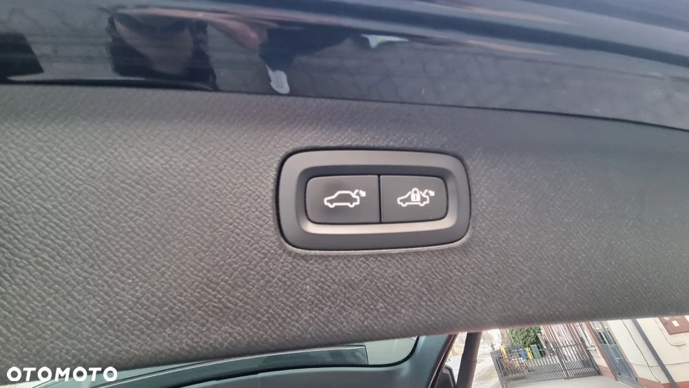 Volvo XC 90 - 22