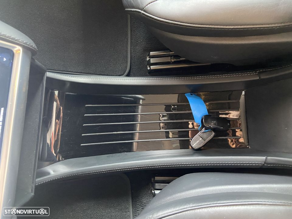 Tesla Model S 85 - 18