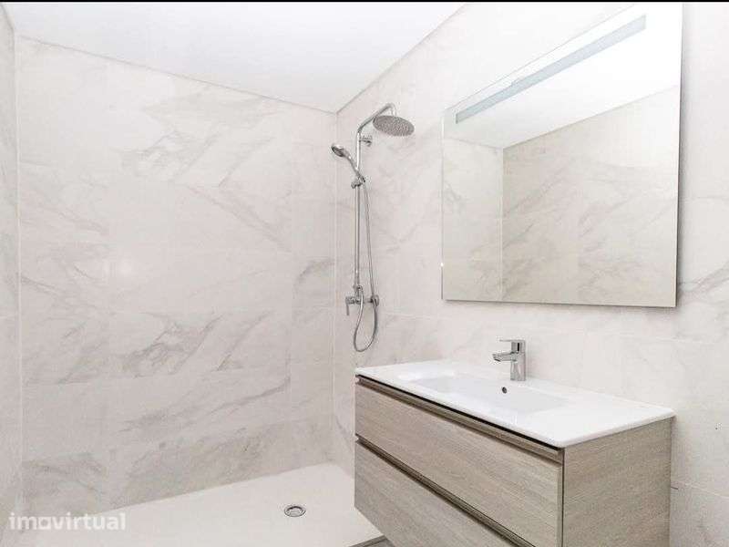 Moradia T3, Elegância, Conforto e Localização Privilegiada no Algarve - Grande imagem: 5/7