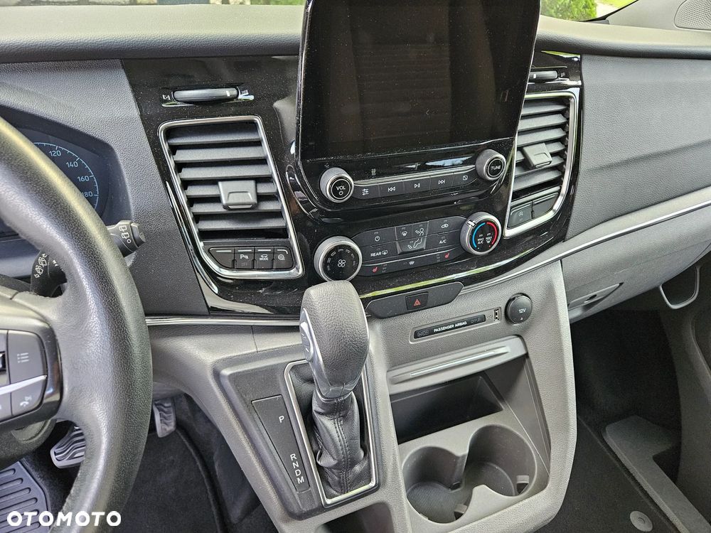 Ford Tourneo Custom - 15