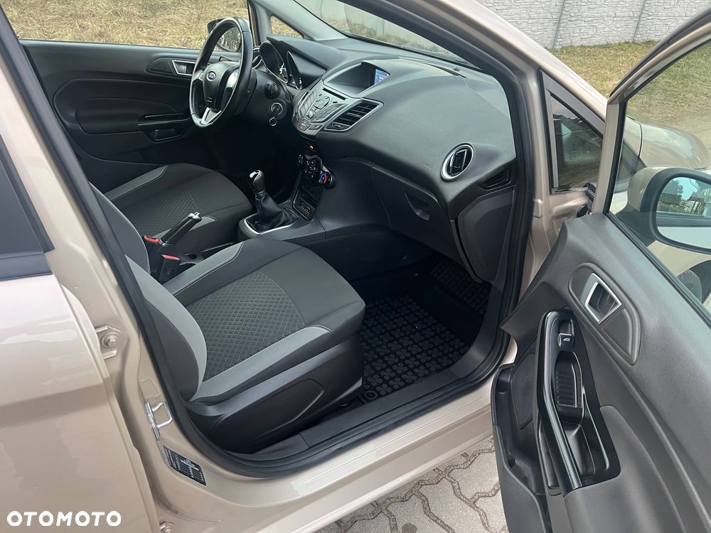 Ford Fiesta 1.25 Platinium X - 28