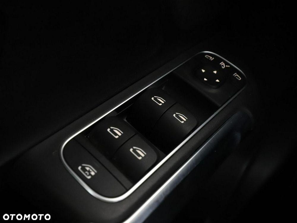 Mercedes-Benz GLB 220 d 4Matic 8G-DCT AMG Line - 37