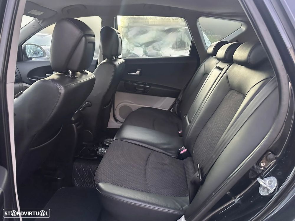 KIA Cee‘d SW 1.6 CRDi 115 cv de 2008 para peças - 12