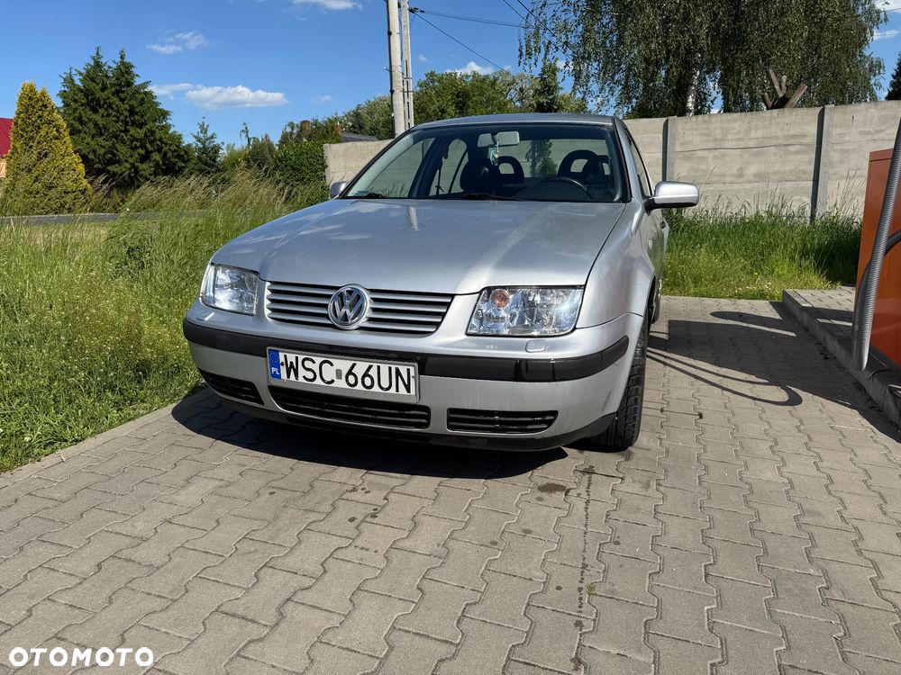 Volkswagen Bora 1.6 Trendline - 1