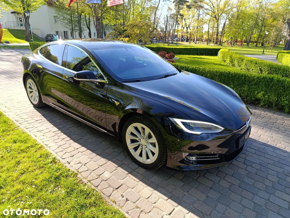 Tesla Model S Long Range Plus - 12