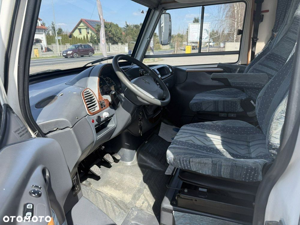 Mercedes-Benz Sprinter - 13