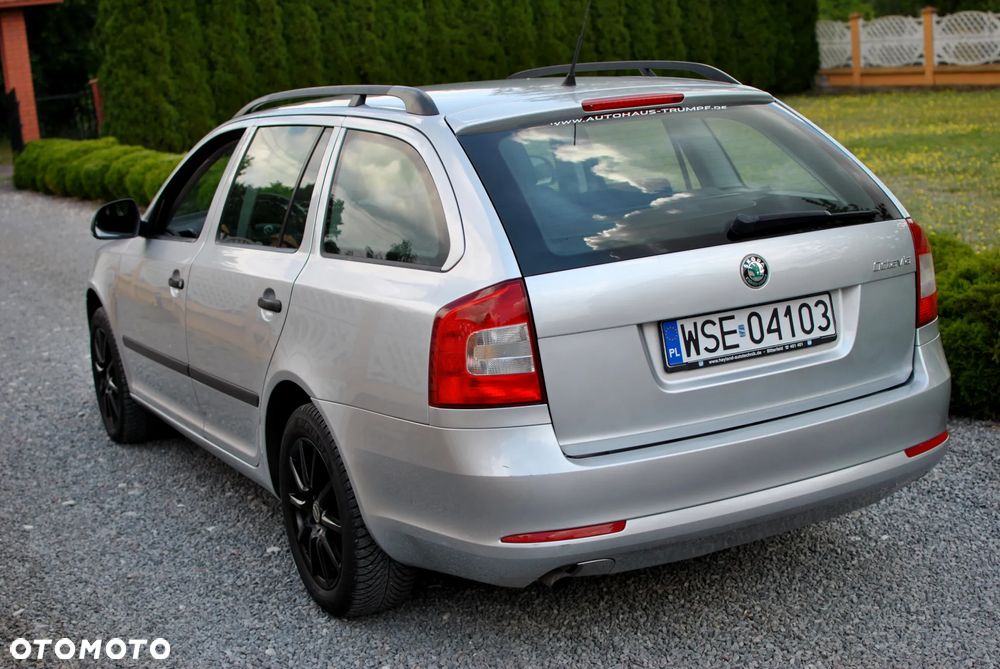 Skoda Octavia 1.6 Ambiente - 7