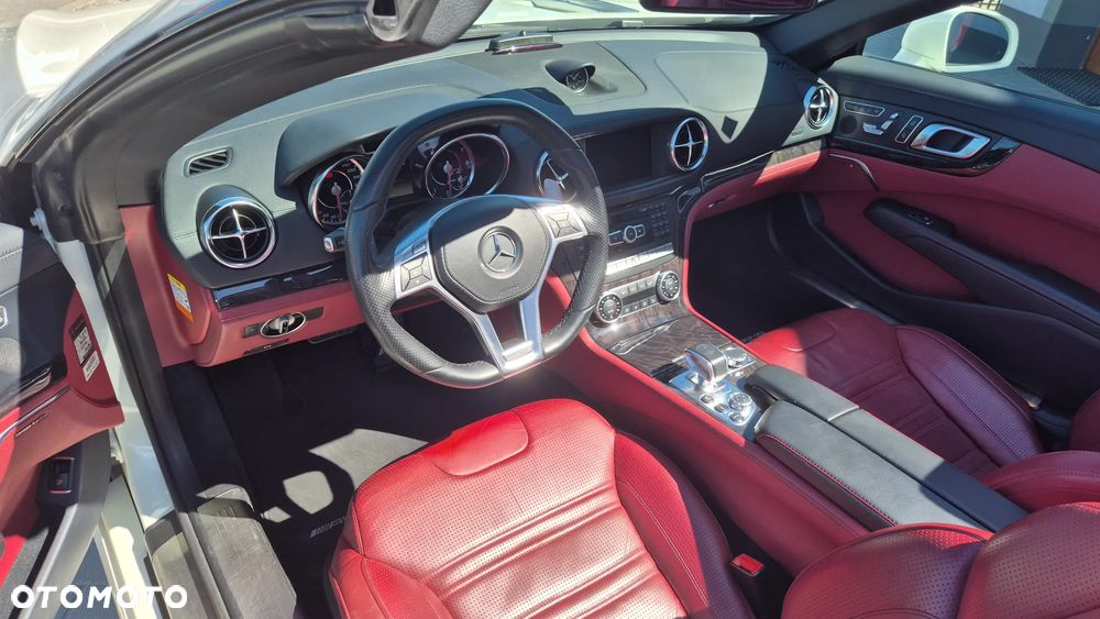 Mercedes-Benz SL 63 AMG - 24