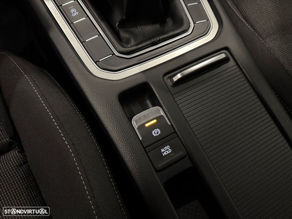 VW Passat Variant 1.6 TDI Confortline - 41