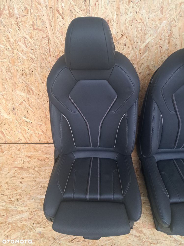 BMW 5 G30 LCI czarne wnętrze Mpakiet skóra grzane elektryka pamięć tunel 4szt boczkiNowe! - 2