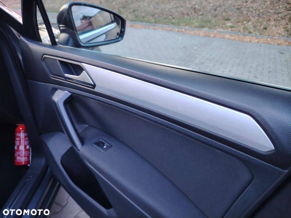 Volkswagen Tiguan 2.0 TDI SCR R-Line - 18