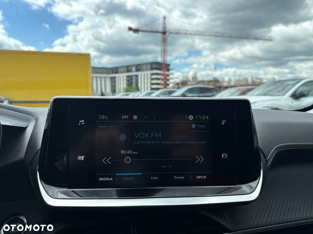 Peugeot 208 50kWh Allure - 19