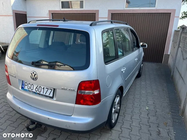 Volkswagen Touran - 9