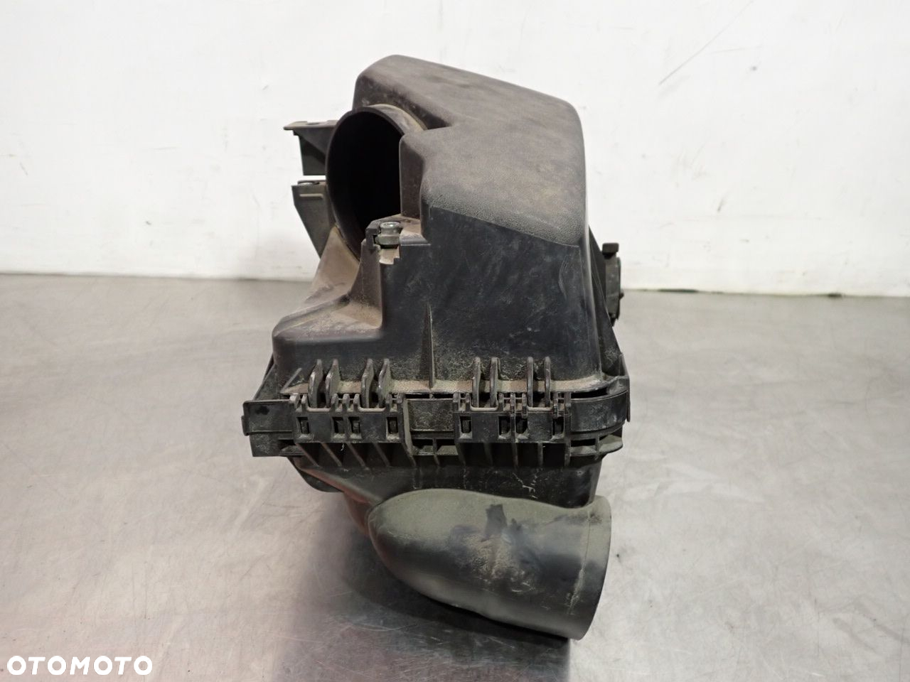 OBUDOWA FILTRA POWIETRZA TOYOTA COROLLA E15 - 4