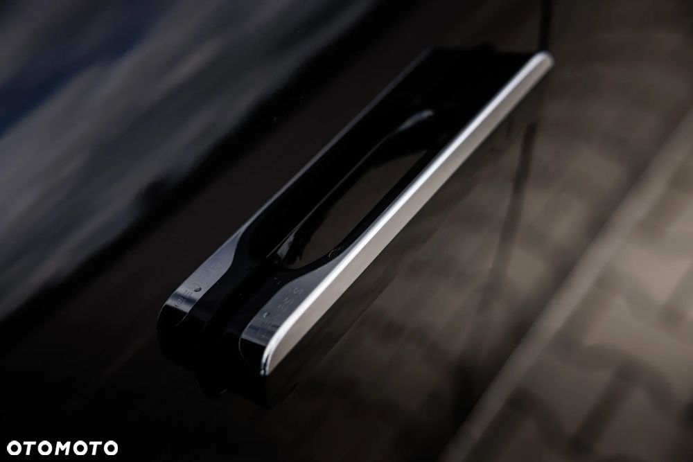 Genesis G90 3.5T V6 AT8 SWB Luxury Plus - 12