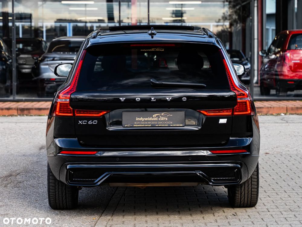 Volvo XC 60 T6 AWD Plug-In Hybrid R-Design - 18