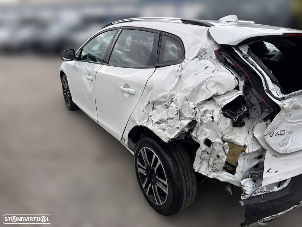 Volvo V40 Cross Country 2.0 D2 de 2017 para peças - 3