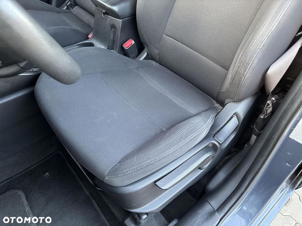 Kia Carens 1.7 CRDi L 7os - 13